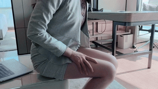 陆萱萱职业装OL肉丝透阴毛 完整版14:00（超清）