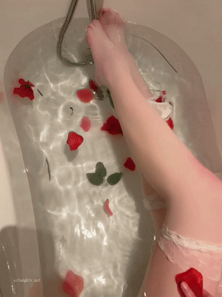 梦灵儿浴室脱衣全裸 完整版2:10（超清）